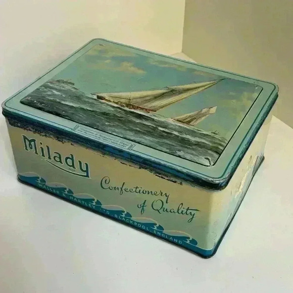 Antique Waller & Hartley Milady tin featuring Britannia &  Westward off Cowes - Picture 1 of 7